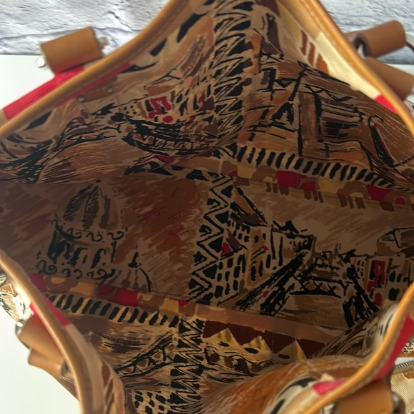 TRENDING Maxi Bags: Prada Venice Belted Tote - Picture 4 of 8